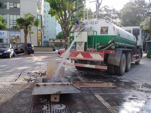 Cấp nước vào bể chứa tòa nhà VP3 hồi đầu tháng 6/2017.