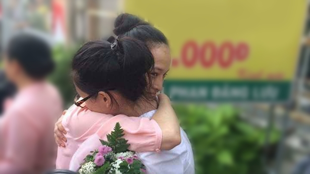 Câu nói đầu tiên của Phương Nga sau khi tại ngoại: Em rất vui và bất ngờ. Em không nghĩ được ra ngoài ngày hôm nay - Ảnh 2.