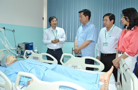 dh-y-khoa-pham-ngoc-thach-bi-yeu-cau-kiem-diem