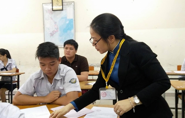 Đổi mới thi THPT quốc gia năm nay đã giảm nhiều áp lực cho thí sinh, phụ huynh nhưng căng thẳng lại dồn lên vai giám thị