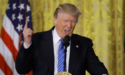 hao-huc-gap-putin-trump-khien-co-van-lo-ngai