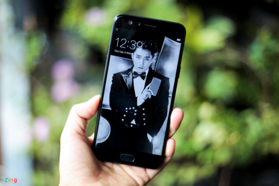 Mo hop Oppo F3 ban than tuong gia 6,9 trieu tai VN hinh anh 3