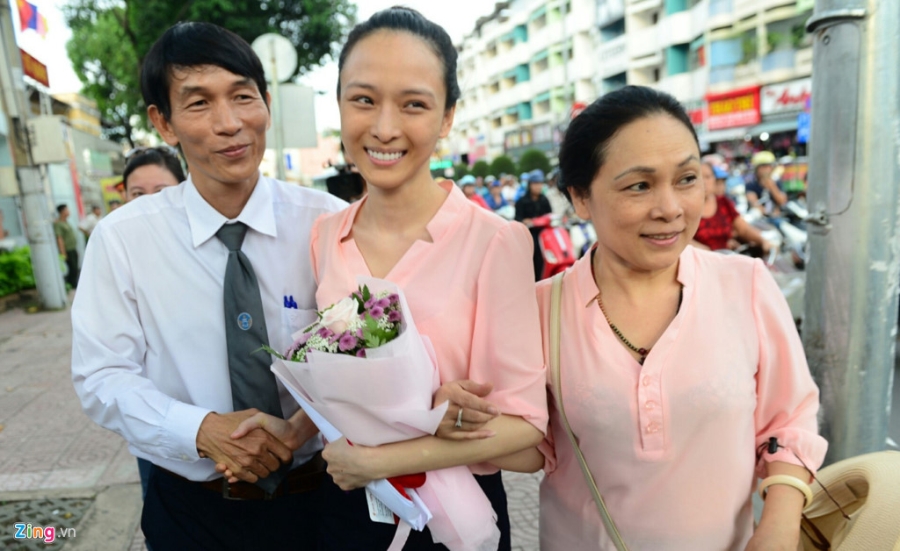 Phut doan tu cua me con hoa hau Phuong Nga hinh anh 7