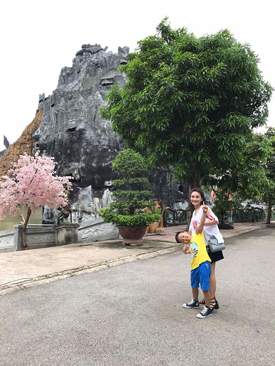 bao-thanh-dua-con-trai-di-choi-trong-bao-scandal-tha-thinh-viet-anh-2