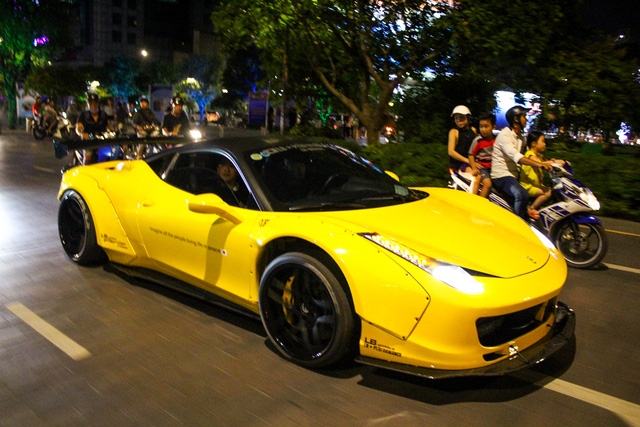 Cận cảnh siêu phẩm Ferrari 458 Italia độ Liberty Walk đầu tiên tại Việt Nam - Ảnh 5.