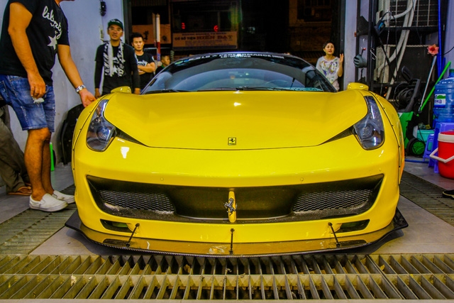 Cận cảnh siêu phẩm Ferrari 458 Italia độ Liberty Walk đầu tiên tại Việt Nam - Ảnh 8.