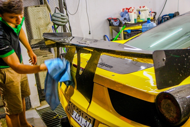 Cận cảnh siêu phẩm Ferrari 458 Italia độ Liberty Walk đầu tiên tại Việt Nam - Ảnh 13.