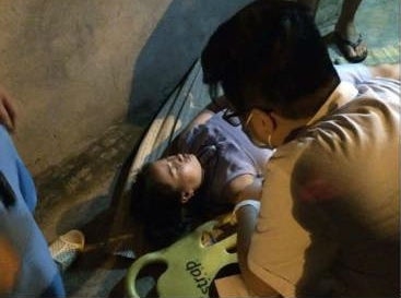 Kinh hãi cô gái trẻ bị 2 thanh niên thôi miên bắt cóc lên xe ngay tại Hà Nội