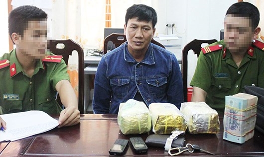 Mat phuc bat luong y van chuyen 3 kg ma tuy da hinh anh 1