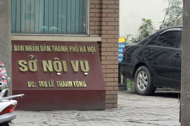 Trưởng ban Pháp chế HĐND TP Hà Nội cho biết, việc Sở Nội vụ có tới 8 Phó Giám đốc là do chính sách cán bộ