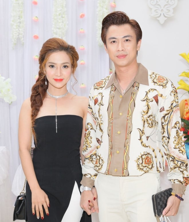 Ho Viet Trung lan dau ke ve moi tinh 3 nam voi hot girl hinh anh 1