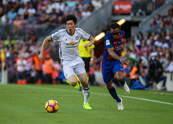 Huyen thoai MU danh bai doi cuu ngoi sao Barca 3-1 hinh anh 8