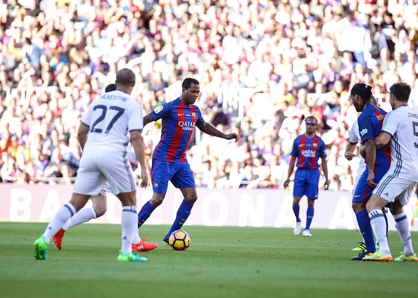 Huyen thoai MU danh bai doi cuu ngoi sao Barca 3-1 hinh anh 9