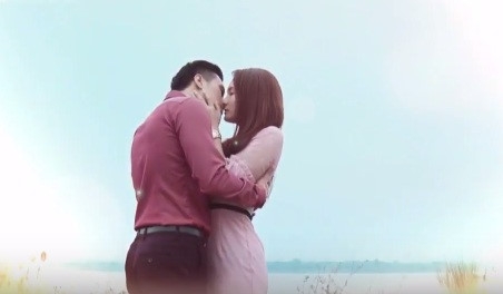 'Song chung voi me chong' ket thuc voi nu hon ngot ngao cua Van va Son hinh anh 2