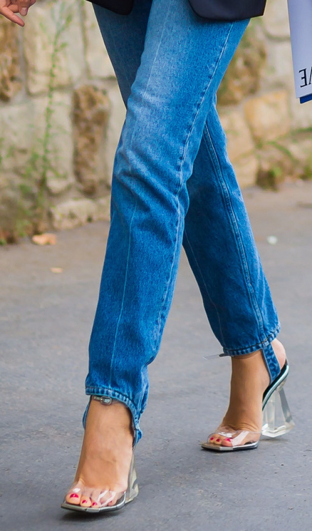 Từng kiểu quần jeans, diện cùng giày thế nào thì phải phép nhất - Ảnh 19.
