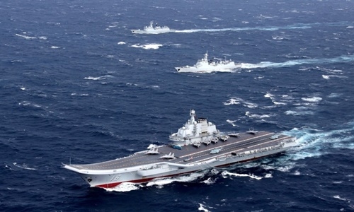 dai-loan-dieu-phi-co-bam-sat-tau-san-bay-trung-quoc