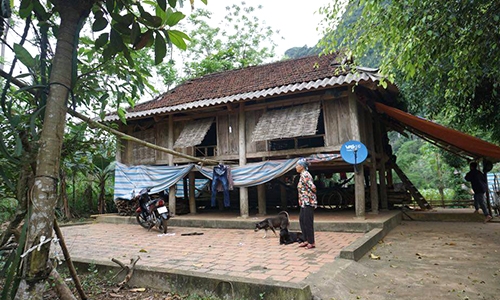 nghi-can-khien-be-gai-13-tuoi-sinh-con-tu-van