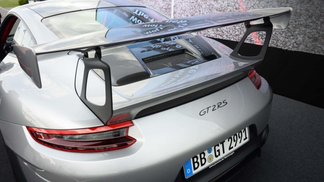 Porsche 911 GT2 RS 2018 - chiec 911 manh me nhat lich su hinh anh 4