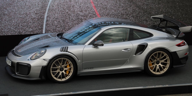 Porsche 911 GT2 RS 2018 - chiec 911 manh me nhat lich su hinh anh 7