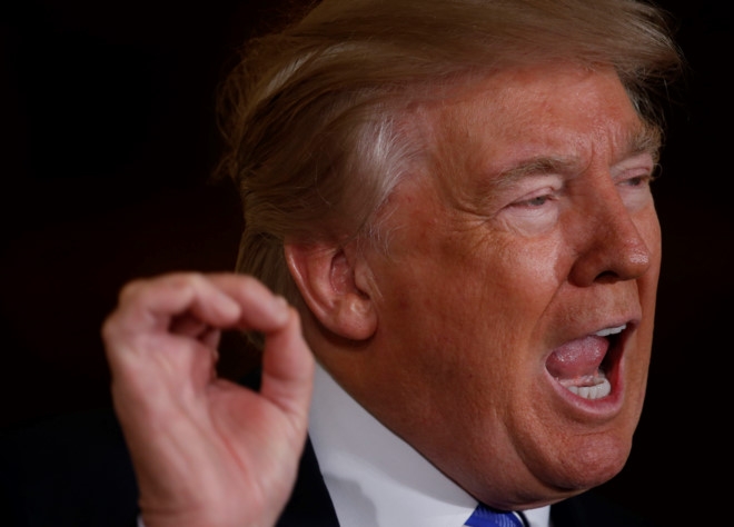 TT Trump chi trich CNN la 'bao chi rac ruoi' hinh anh 1