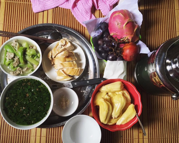 khong rau ngot luoc, thit kho nghe, com o cu cua cac me hien dai gio sang chanh lam! - 2