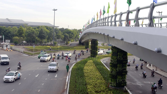 Thông xe 2 cầu vượt vào cửa ngõ sân bay Tân Sơn Nhất 