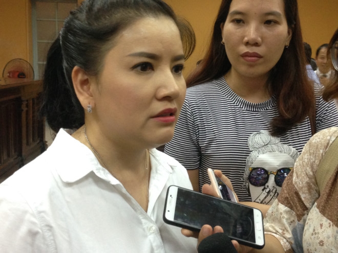 Ngoc Trinh tu choi de nghi dien mien phi tai Nha hat kich TP.HCM hinh anh 1