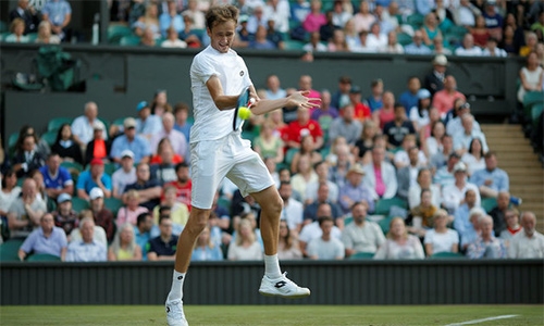 wawrinka-bi-loai-ngay-mo-man-wimbledon-1