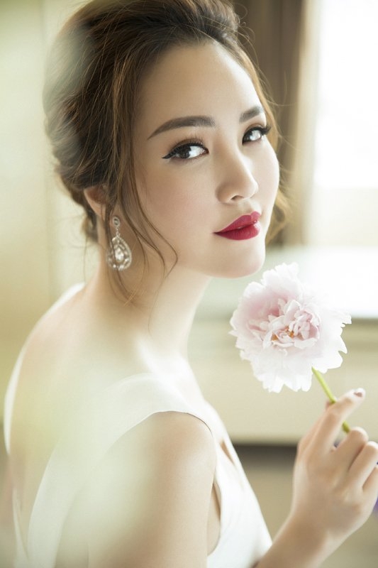 Á hậu Thụy Vân, sao việt