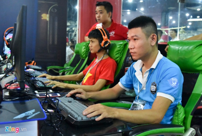AOE Viet - Trung: Chim Se Di Nang bat ngo thua trang o Solo Random hinh anh 2