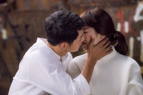 bo-song-joong-ki-chuyen-hai-dua-chenh-lech-tuoi-tac-khong-quan-trong-1