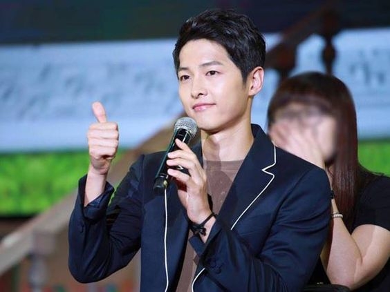 bo-song-joong-ki-chuyen-hai-dua-chenh-lech-tuoi-tac-khong-quan-trong-2