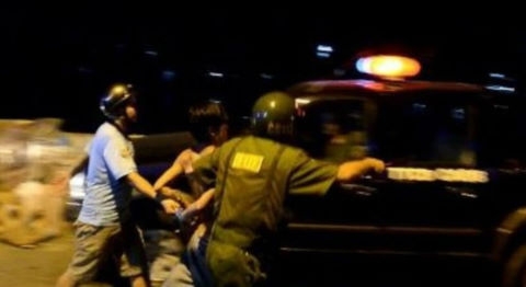 Canh sat no sung bat tai xe taxi bi truy na hinh anh