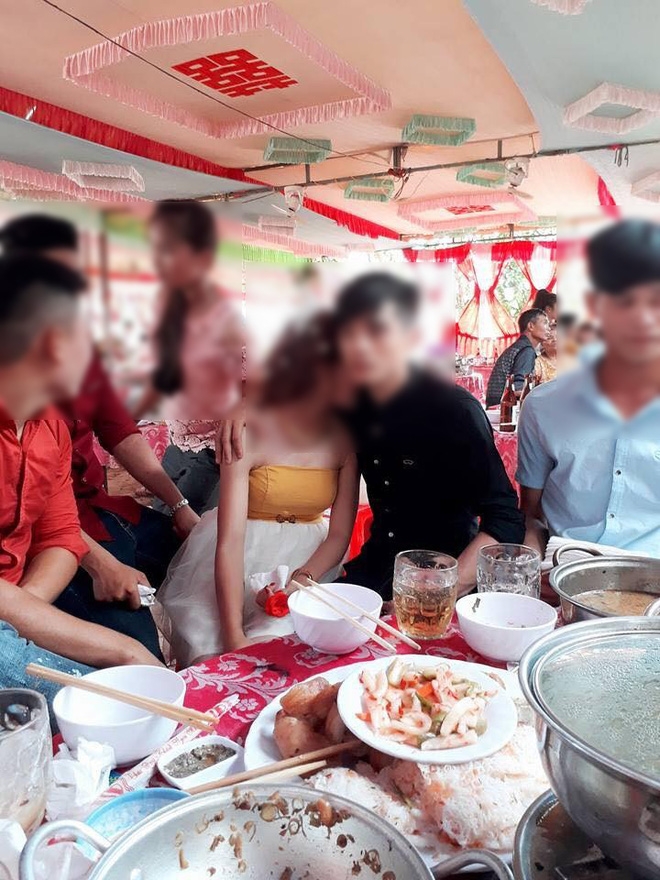 Chị em hay người yêu cũ: Bức ảnh trong đám cưới này đang khiến cư dân mạng tranh cãi kịch liệt! - Ảnh 1.