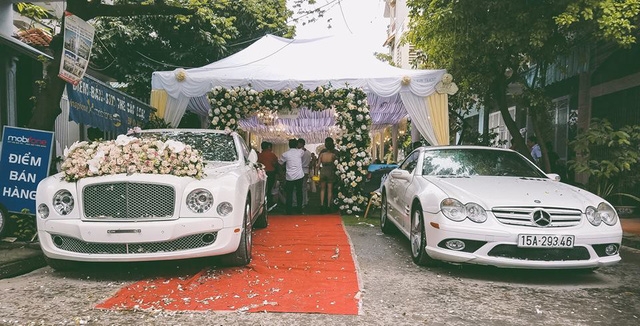 Hot girl Hải Phòng rước dâu bằng xe siêu sang Bentley Mulsanne - Ảnh 2.