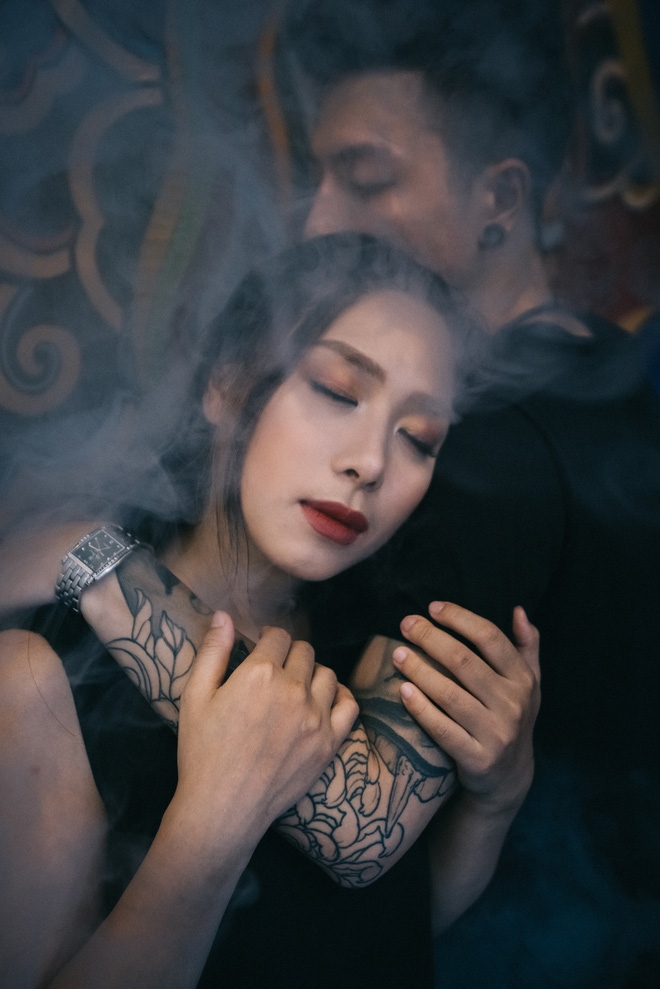 khong vay trang long lay, co dau ha thanh mac quan ao den, chup anh cuoi day ma mi - 3