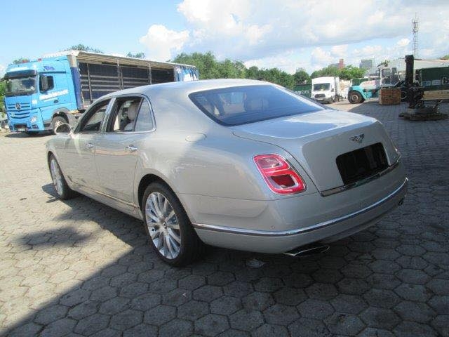 Bentley Mulsanne Speed 2017 đầu tiên cập bến thị trường Việt Nam - Ảnh 3.