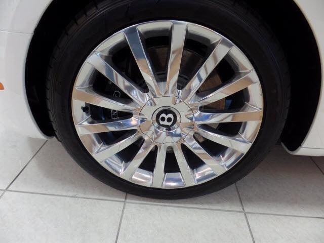 Bentley Mulsanne Speed 2017 đầu tiên cập bến thị trường Việt Nam - Ảnh 12.