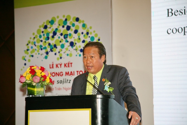 Ông Hồ Đức Lam, em trai Thứ trưởng Hồ Thị Kim Thoa, đã có thời gian dài làm việc và quản lý tại Công ty Nhựa Rạng Đông.