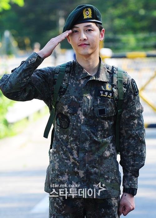 Song Joong Ki: Nguoi dan ong khien Song Hye Kyo bat chap tat ca de yeu hinh anh 3