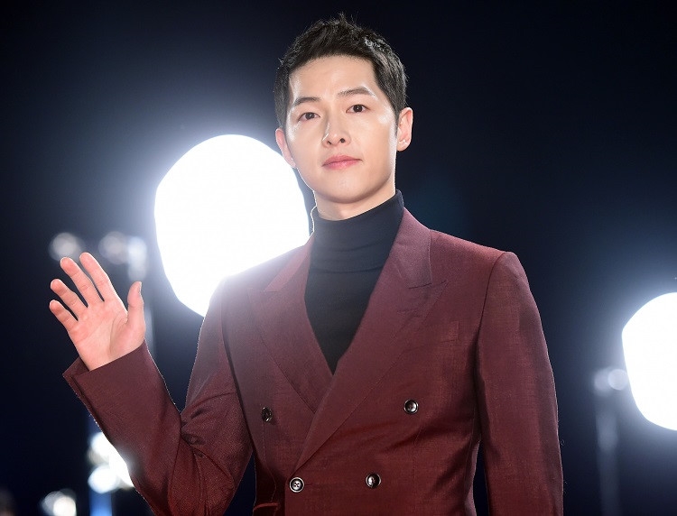 Song Joong Ki: Nguoi dan ong khien Song Hye Kyo bat chap tat ca de yeu hinh anh 4