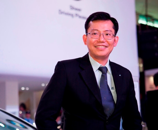 BMW muon tiep can so oto tri gia 15 trieu euro bi giu tai cang hinh anh 1