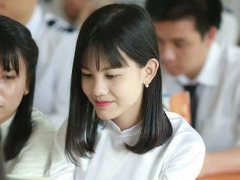  Thủ khoa Lê Hồng Nga. 
