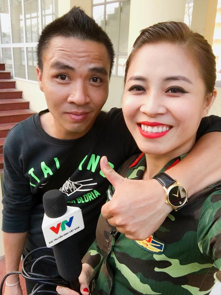 mc chung toi la chien si khoe anh hiem 7 nam truoc ben ban trai moi hinh anh 11