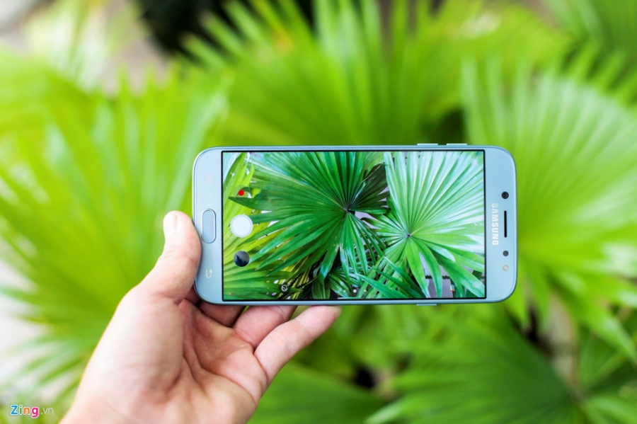 Mo hop Samsung Galaxy J7 Pro gia 6,9 trieu vua len ke hinh anh 14
