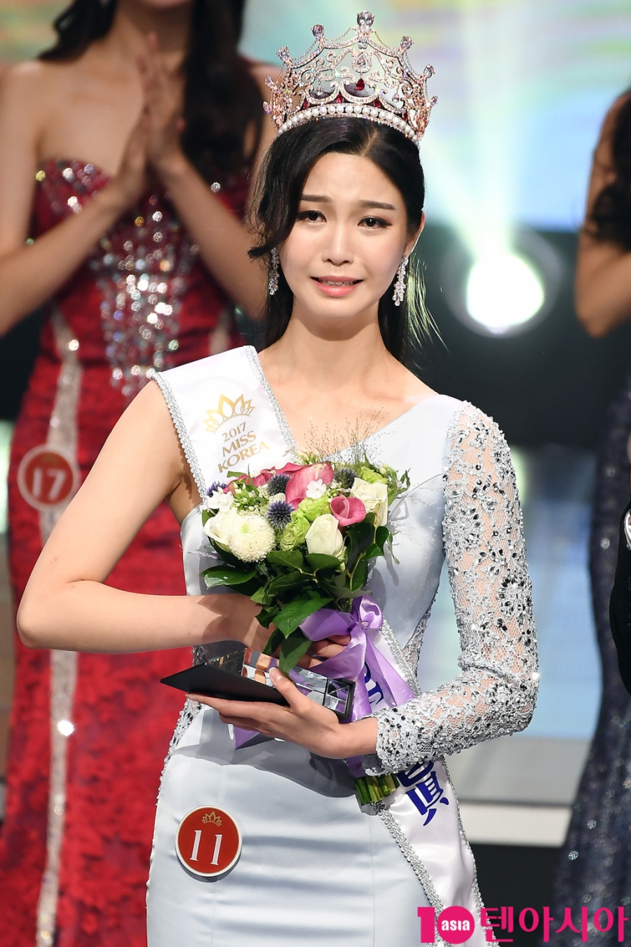 Tan Hoa hau Han Quoc bi che khi vua dang quang hinh anh 3