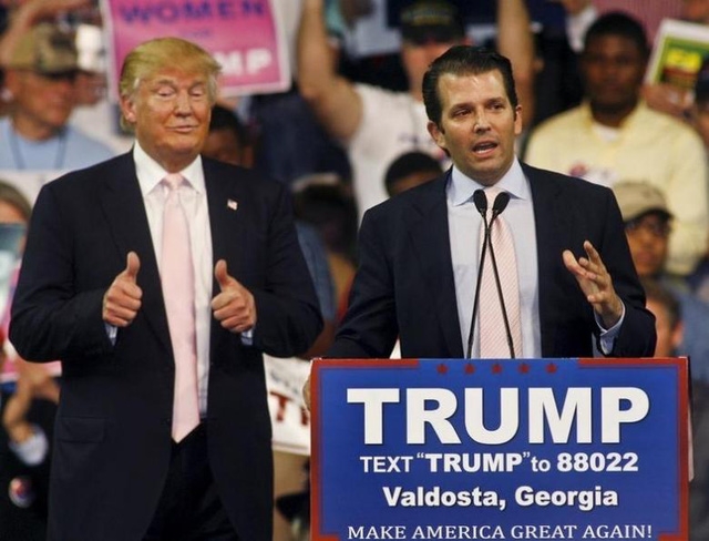 Ông Donald Trump Jr. và Tổng thống thống Donald Trump. (Ảnh: Reuters)