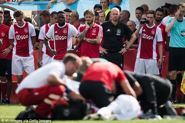 Tien ve Ajax do guc tren san sau con dot quy hinh anh 3