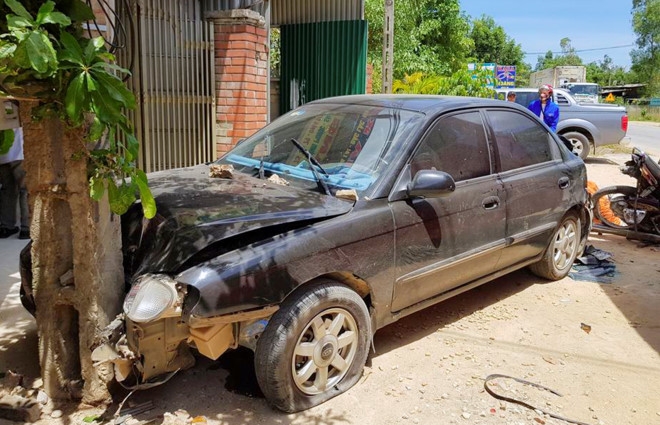 Xe dau keo container gay tai nan lien hoan, mot phu nu nguy kich hinh anh 2