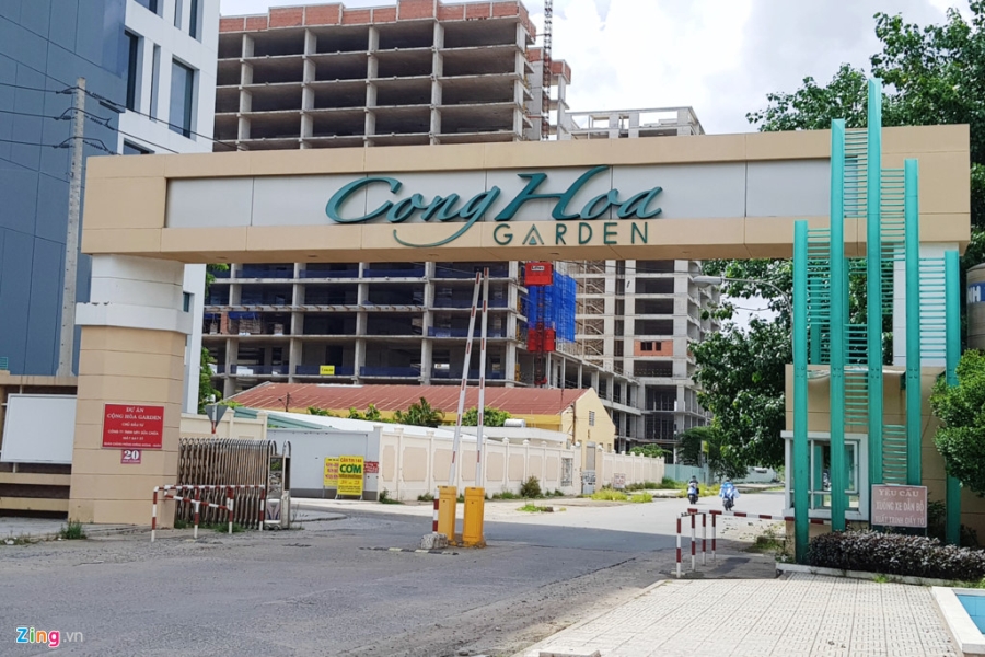 San golf, san bong, nha hang bua vay Tan Son Nhat hinh anh 12